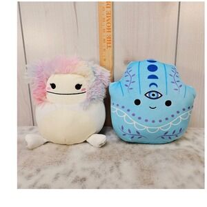 Squishmallows 8" Zaylee White Bigfoot/Gisla Blue Hamsa Spiritual Hand‎ Third Eye